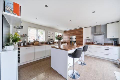 undefined, Bullfinch Rise, Berkshire RG12