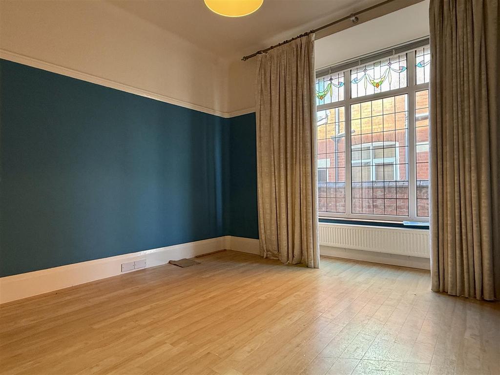 Dining room/bedroom four