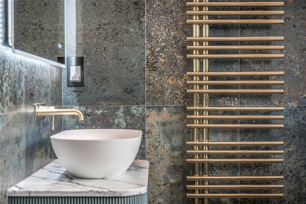 Ensuite Details