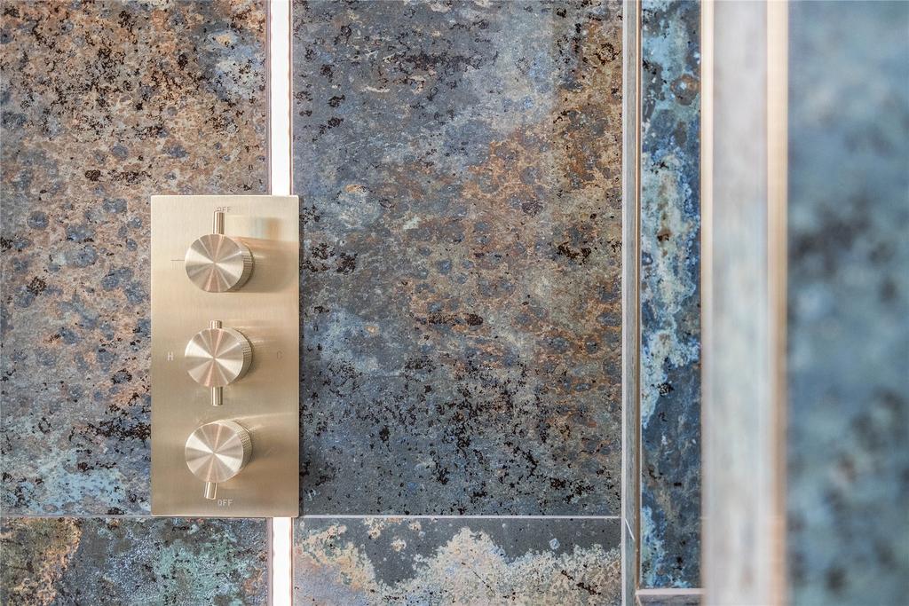 Ensuite Details