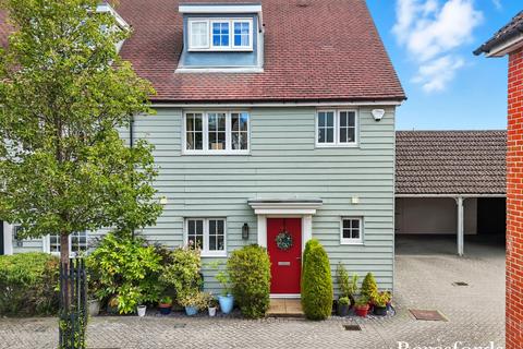 Farmer Close, Little Canfield, CM6