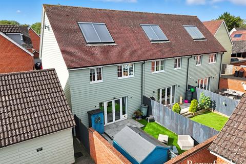 4 bedroom end of terrace house for sale, Farmer Close, Little Canfield, CM6