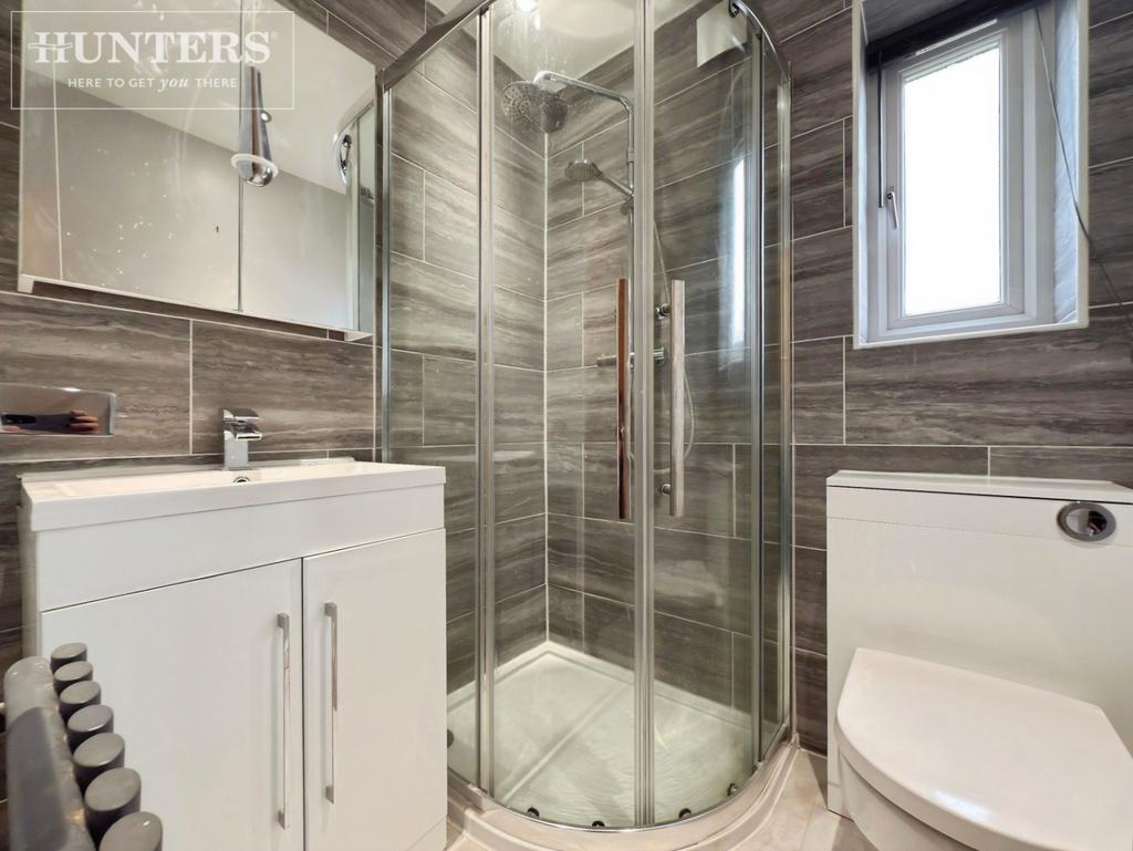 Pbox-bathroom-334949.JPG