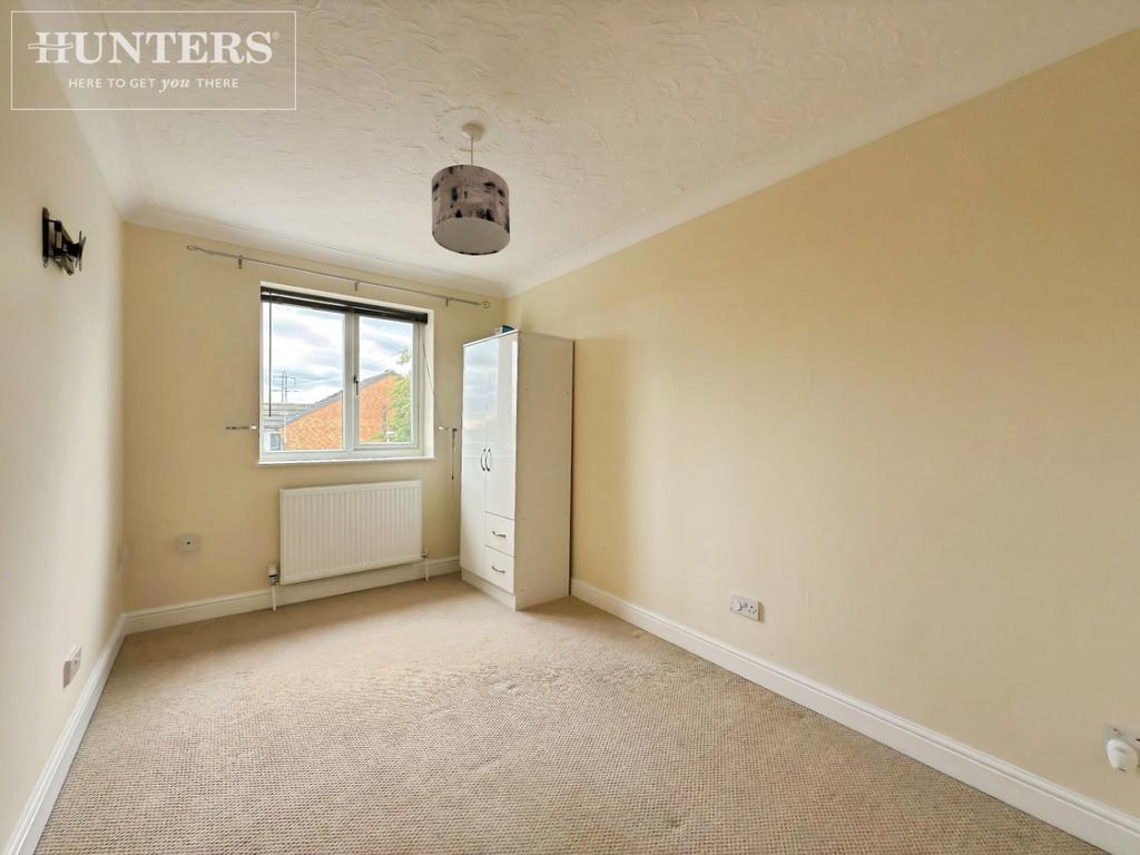Pbox-bedroom-334949.JPG