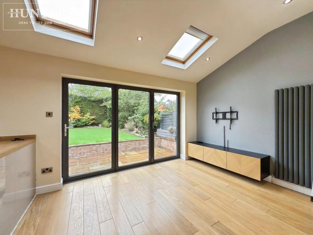 Pbox-living room-334949.JPG