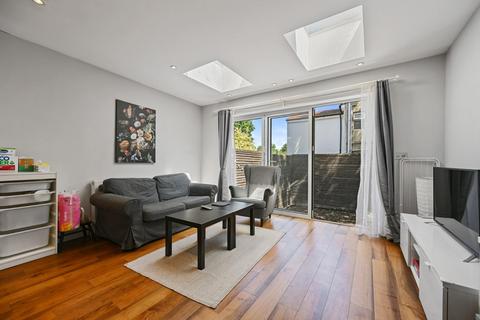 2 bedroom ground floor flat for sale, Hanger Lane, Ealing