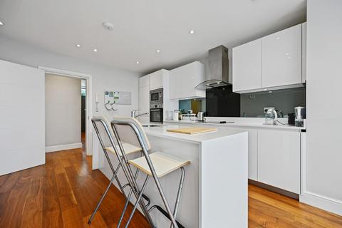 2 bedroom ground floor flat for sale, Hanger Lane, Ealing