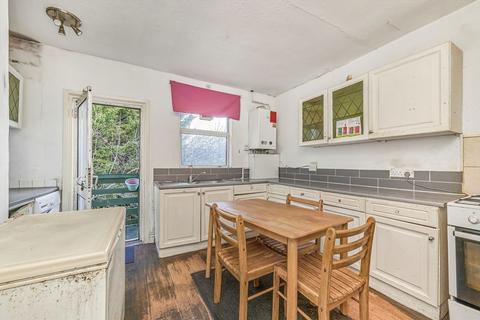 2 bedroom flat for sale, Ellison Road, London SW16