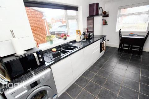 3 bedroom semi-detached bungalow for sale, Walnut Way, Leicester