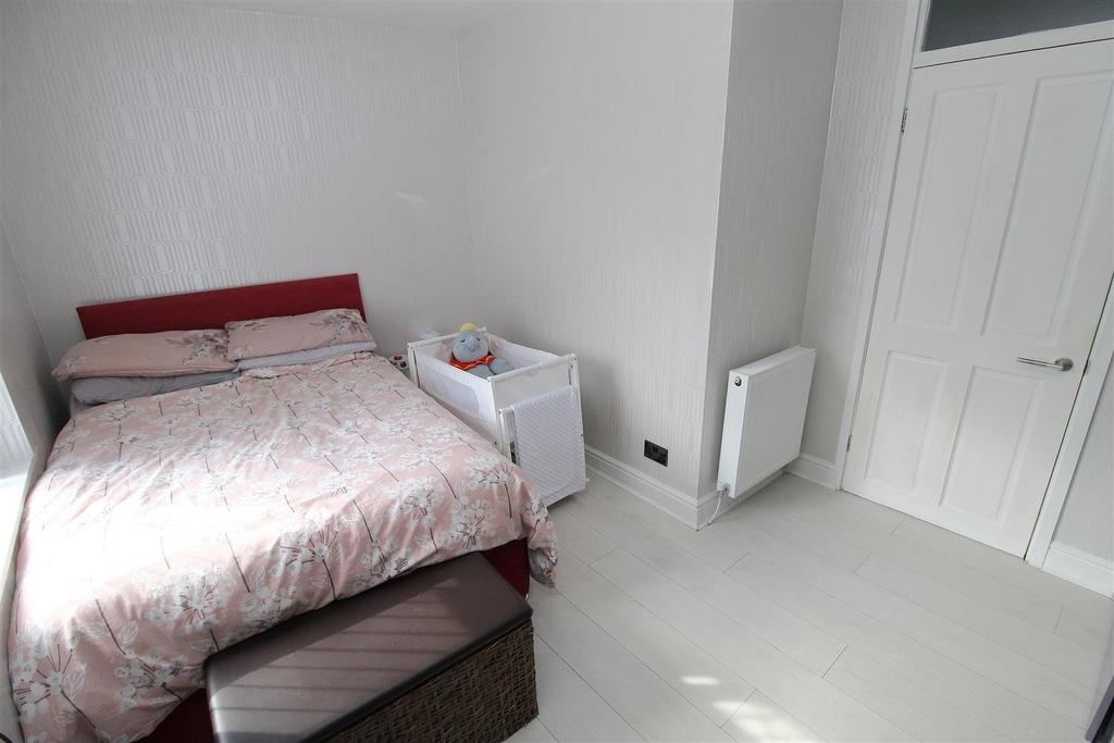 Bed1a.JPG