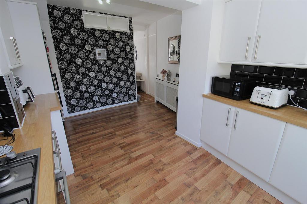 Kitchen4.JPG