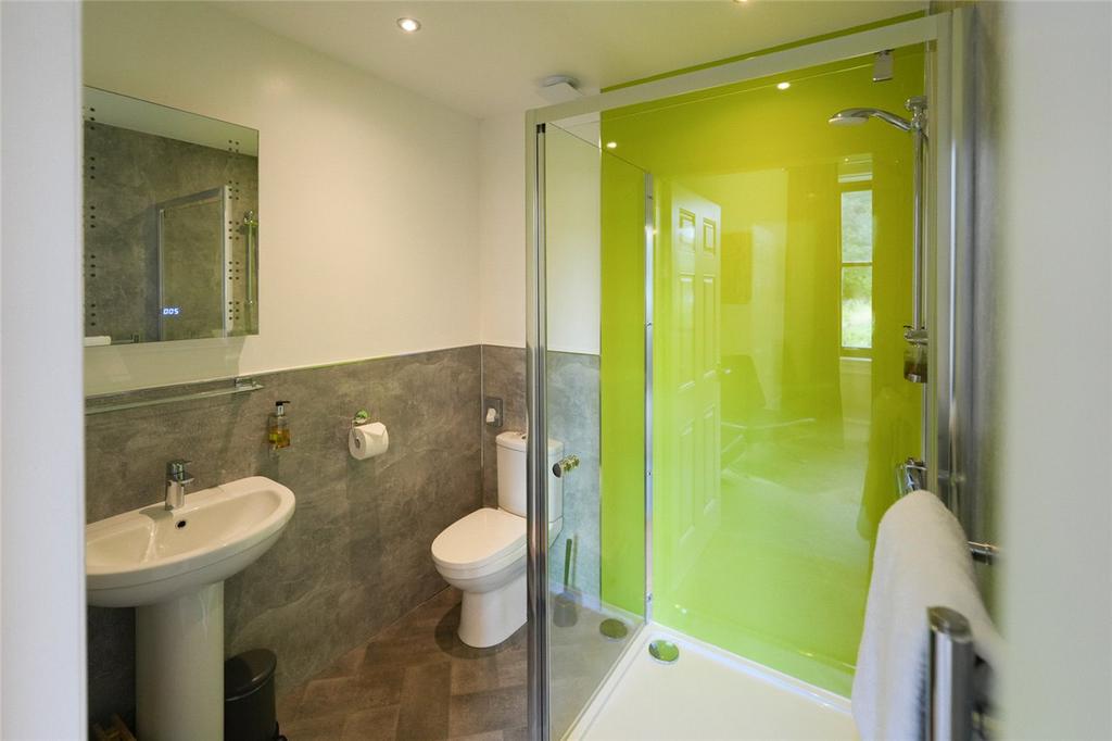 Shower En Suite