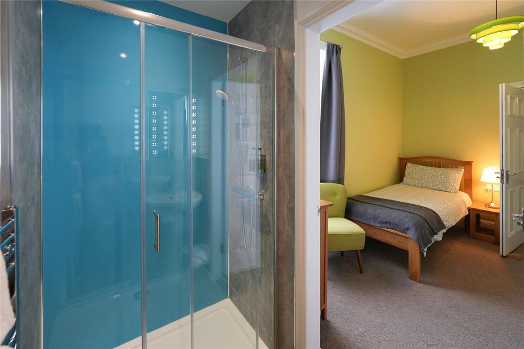 Shower En Suite