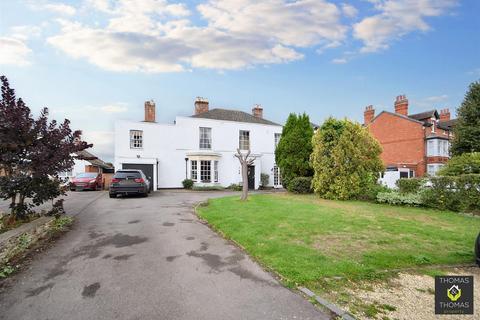 undefined, Hucclecote Road, Huccelcote