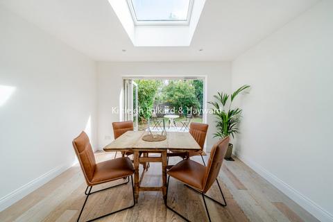 3 bedroom duplex for sale, Colney Hatch Lane, Muswell Hill, London, N10