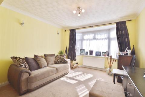 undefined, Lake Avenue, Slough