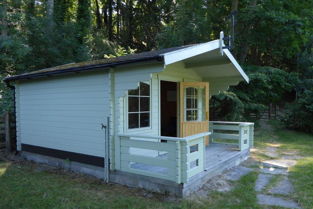 Tyr-Celyn Fishing Hut