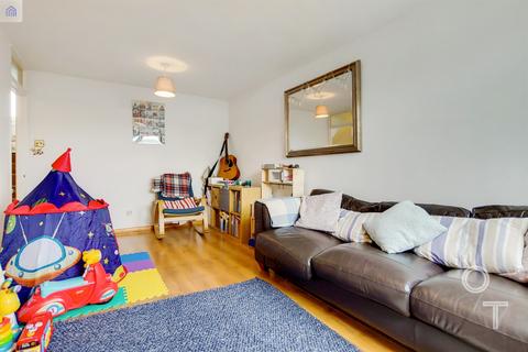 3 bedroom maisonette to rent, Camden, NW5