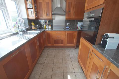 3 bedroom semi-detached house for sale, Copperfield, Billericay CM11