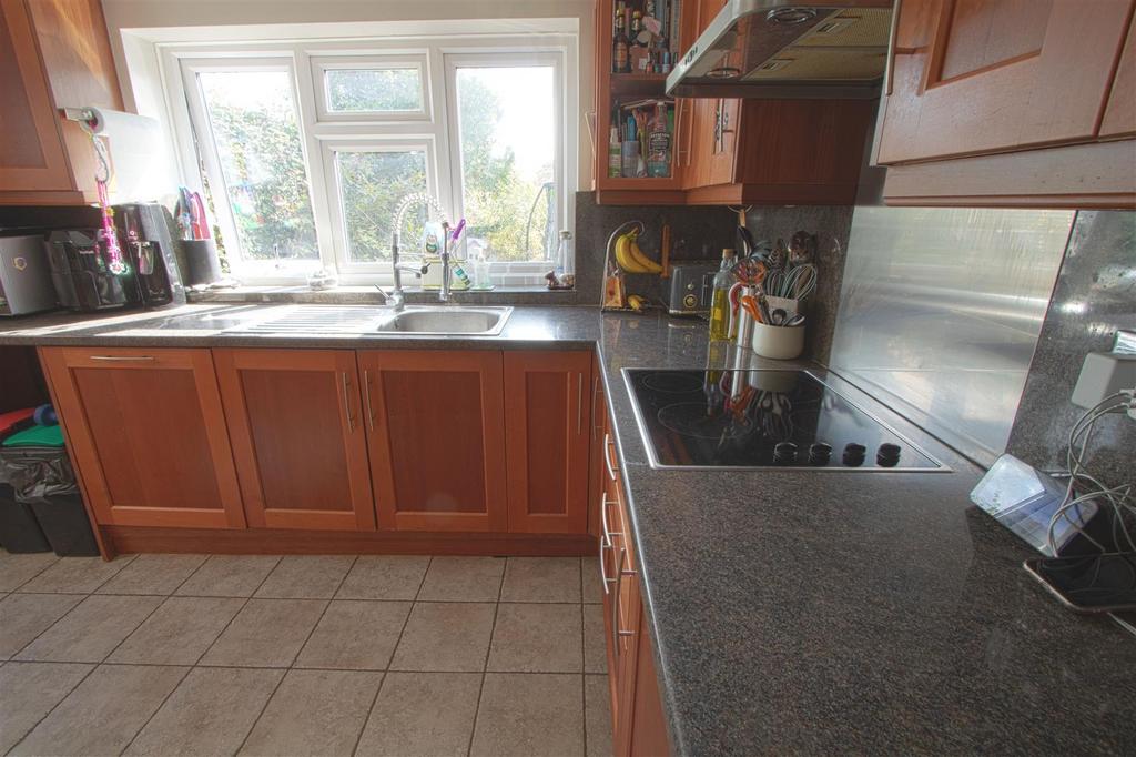 KITCHEN1.jpg