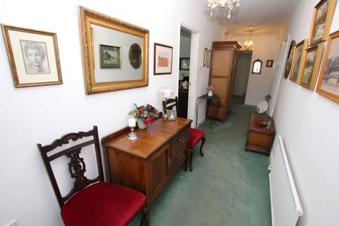 8 Clarel Close, Penistone, Sheffield, S36 6FZ