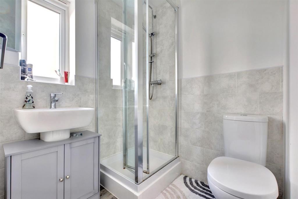Ensuite 2.jpeg