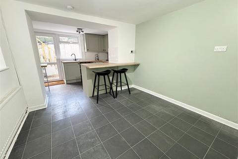 2 bedroom terraced house for sale, 60 Richmond Terrace, Carmarthen