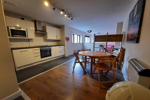4 bedroom flat to rent, Far Gosford Street, Coventry CV1