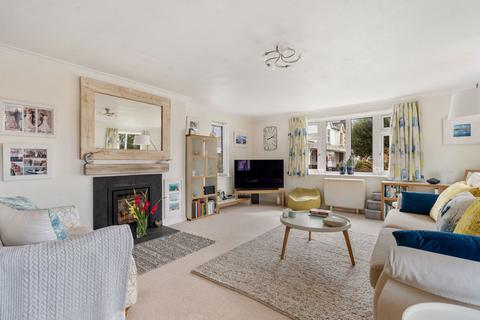 2 Warrens Field, Camelford, PL32 9YS