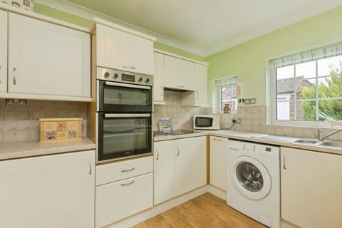 16 Orchard Close, Longfield, DA3 7JP