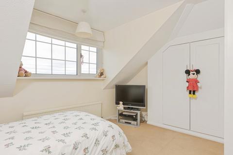 16 Orchard Close, Longfield, DA3 7JP