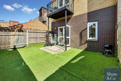 undefined, Hanworth Road, Hounslow TW3