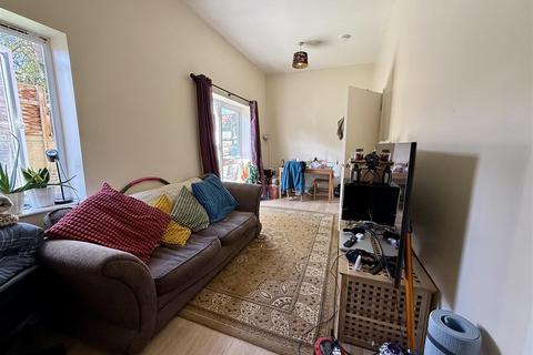undefined, Hanworth Road, Hounslow TW3