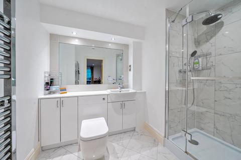 2 bedroom flat for sale, Royal Quarter, Seven Kings Way, Kingston upon Thames, KT2