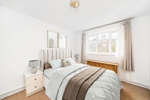 3 bedroom flat for sale, Tildesley Road, London SW15