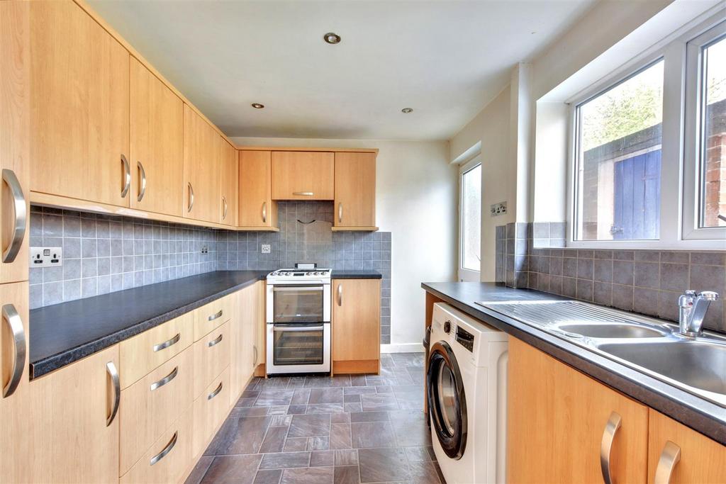Kitchen 1.jpeg