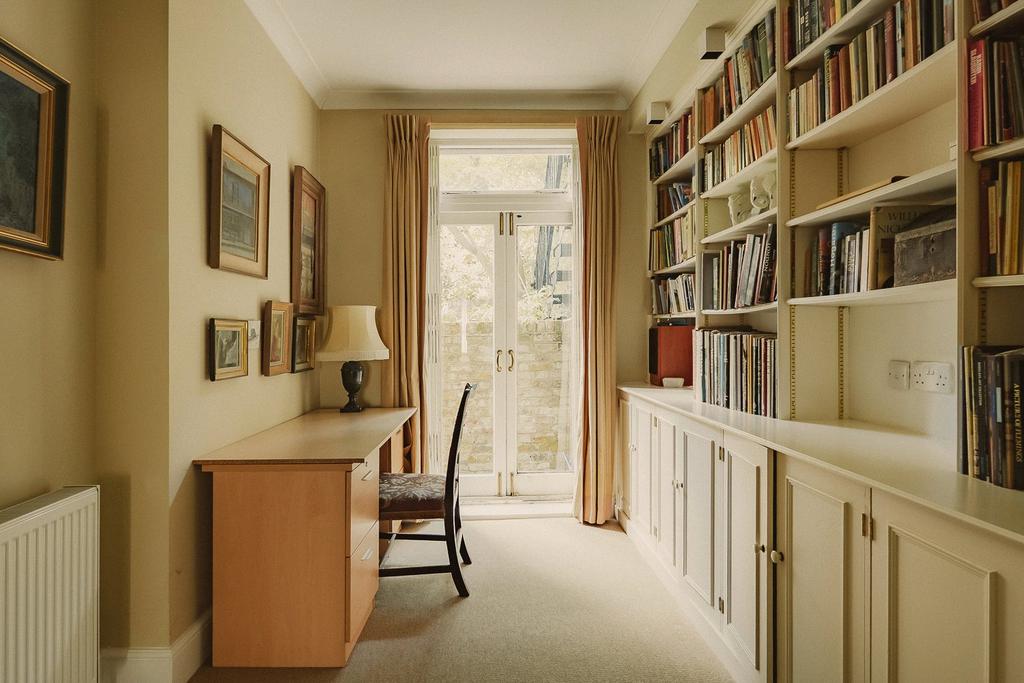 Bedroom/Office