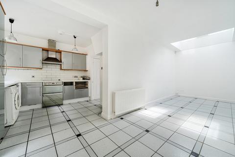 4 bedroom semi-detached house for sale, Vernon Drive, Stanmore