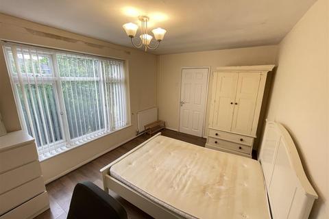 40 Shakespeare Road, Neston, CH64 9TQ