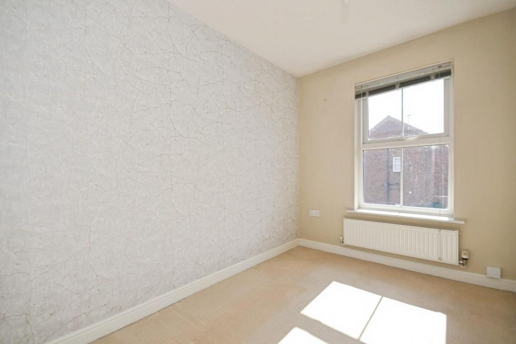 BEDROOM 3 02.jpg