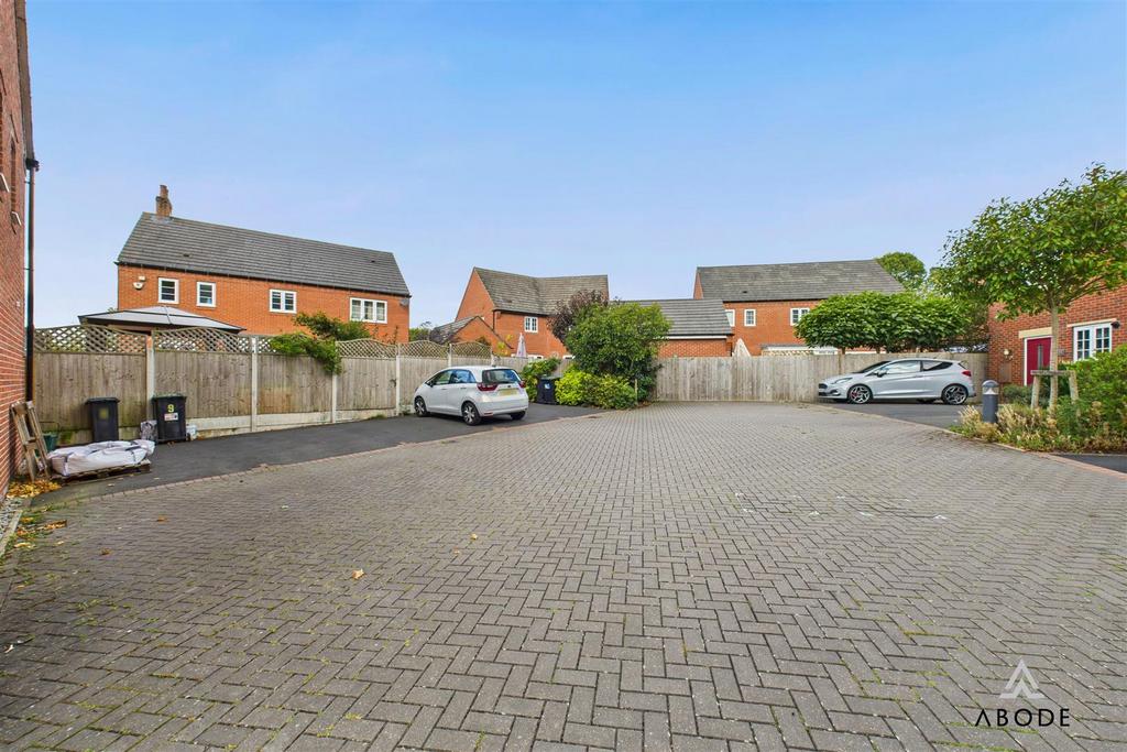 CAM03473 G0-PR0443-STILL030.jpg