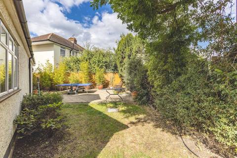 undefined, Love Lane, Iver SL0