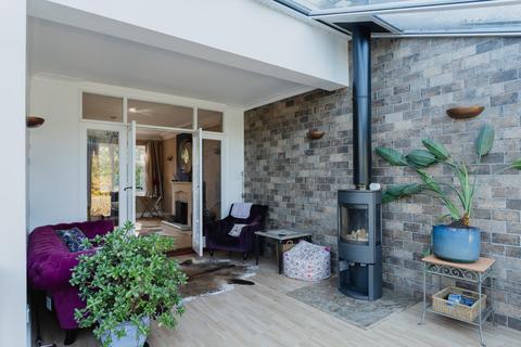 1 Forest Crescent, Ashtead, KT21 1JU