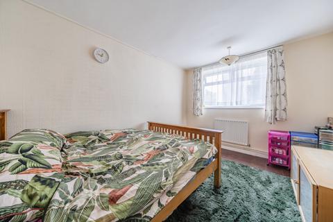3 bedroom apartment for sale, Wood Vale, London