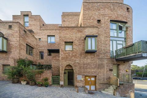undefined, Edgewood Mews, London N3