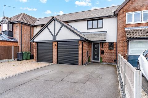 3 Campbell Close, Wickford, SS12 9HL