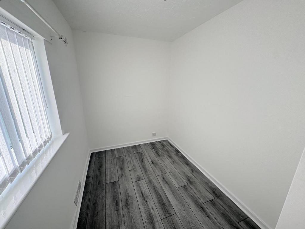 Bedroom ( rear)
