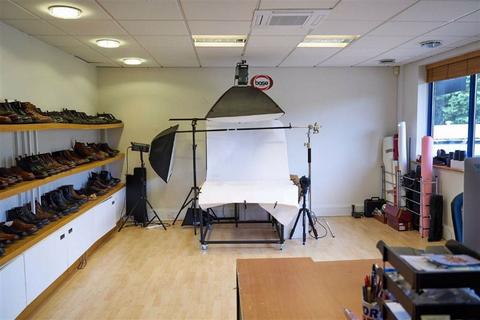 Office to rent, Buckingham Court Loughton IG10 2QZ