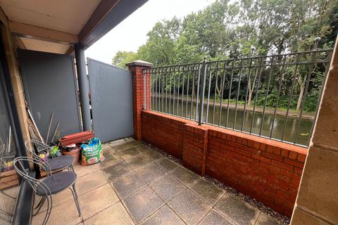 2 bedroom flat to rent, Wharf Road, Dukes Wharf Wharf Road, NG7