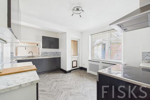 3 bedroom chalet for sale, Watlington Road, Benfleet, SS7